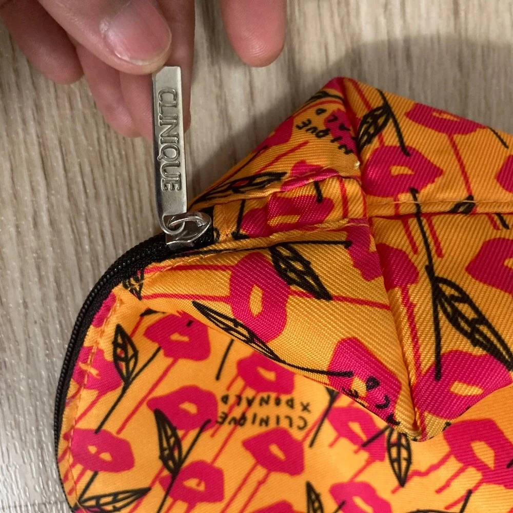 Clinique x Donald Robertson Makeup Bag Womens OS Orange Pink Lips Good Pouch GWP